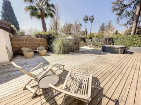CHARMING VILLA WITH PRIVATE JACUZZI, POOL & TENNIS - BEACH AT 2 KM